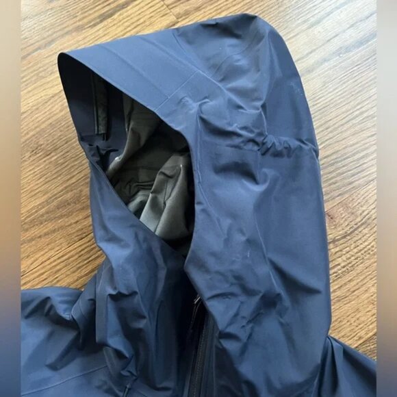 Arc'teryx  Beta SL Jacket - Women's - Picture 10 of 10